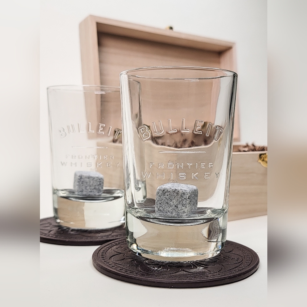 Bulleit Bourbon Whiskey Tumbler Glass gift set
